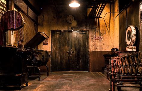 This is a multi-room, horror-based escape room that leads players through multiple different rooms full of a ton of spooky puzzles. The premise of this escape room is that players have entered a meatpacking plant for a late-night tour but find themselves trapped in their own personal horror movie. Yikes!